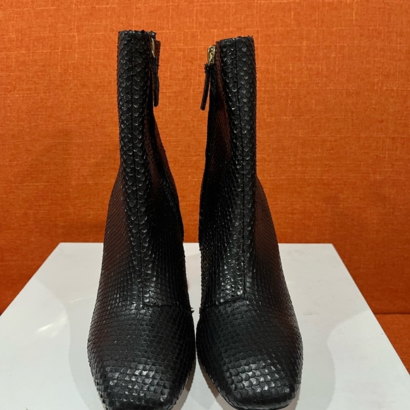 Kurt Geiger Black Snakeskin Boots with Gold Heel - Picture 7 of 10